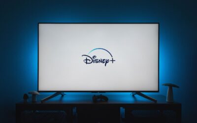 Disney nostaa hintoja ja puuttuu tilien jakamiseen